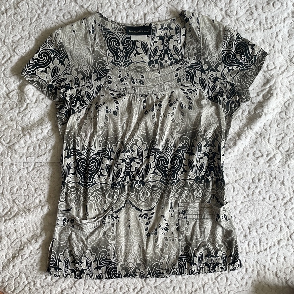Scrub Top Bundle - Picture 6 of 16